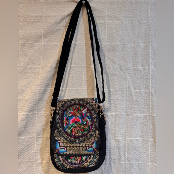 Vibrant Embroidered Crossbody Bag - Picture 5 of 7
